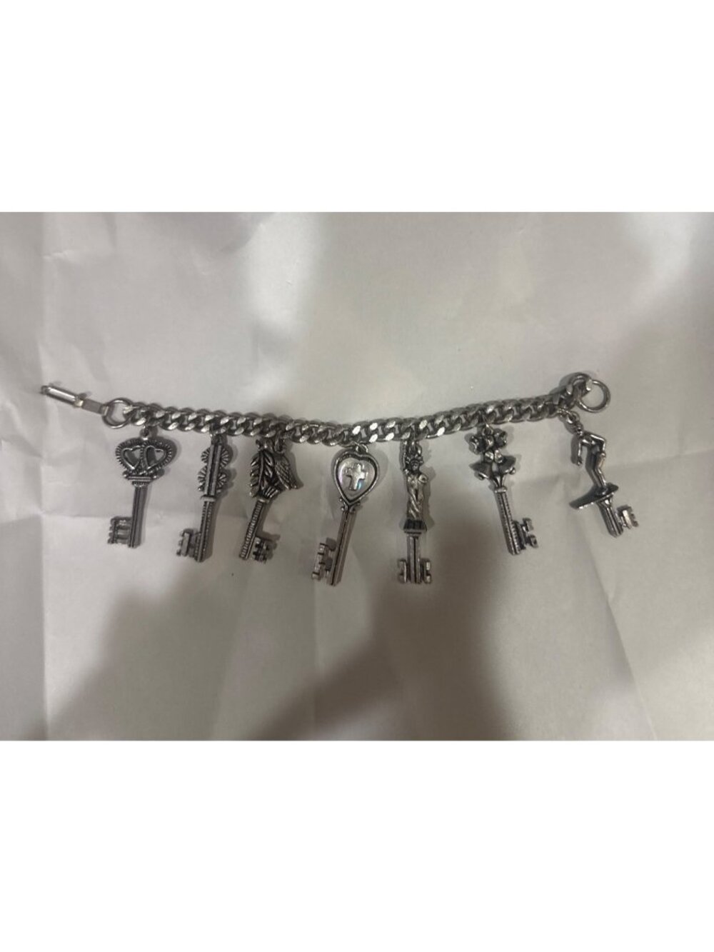 vintage silvertone "Traveler's Keys" charm bracelet